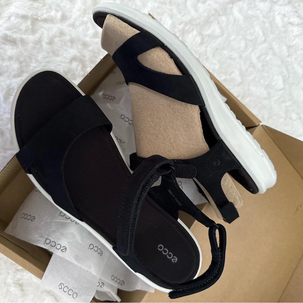 NIB ECCO Cruise III Women's Strapped Leather Sandals Size 41 EU
